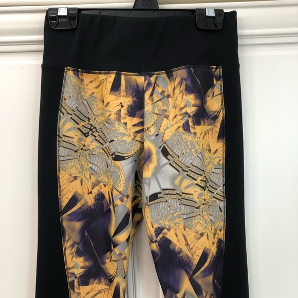 EUC Adidas Climalite techfit girls leggings - Picture 2 of 10